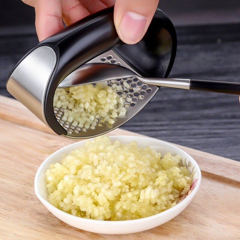 Manual Portable Garlic Presser Multi-function Stainless Steel Garlic Presses Curved Garlic Grinding Slicer Chopper Gadgets Tool