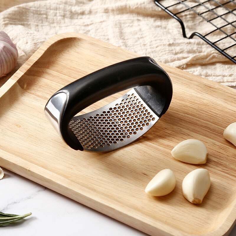 Manual Portable Garlic Presser Multi-function Stainless Steel Garlic Presses Curved Garlic Grinding Slicer Chopper Gadgets Tool